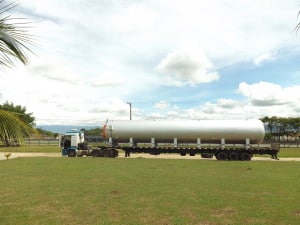 Continental (autoclave carregada em frente da fábrica)